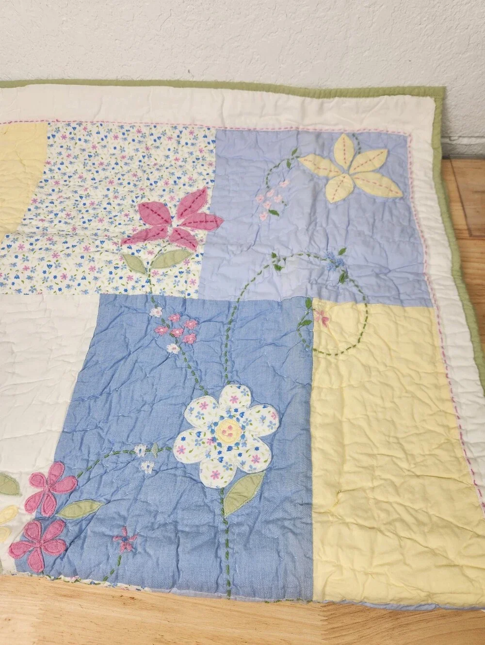Pottery Barn Kids Vine Patchwork Crib/ Toddler Quilt 50x36 NOS Floral *Flaw*